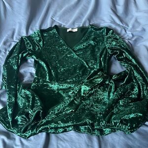 Forest green velvet wrap/tie top woman’s small